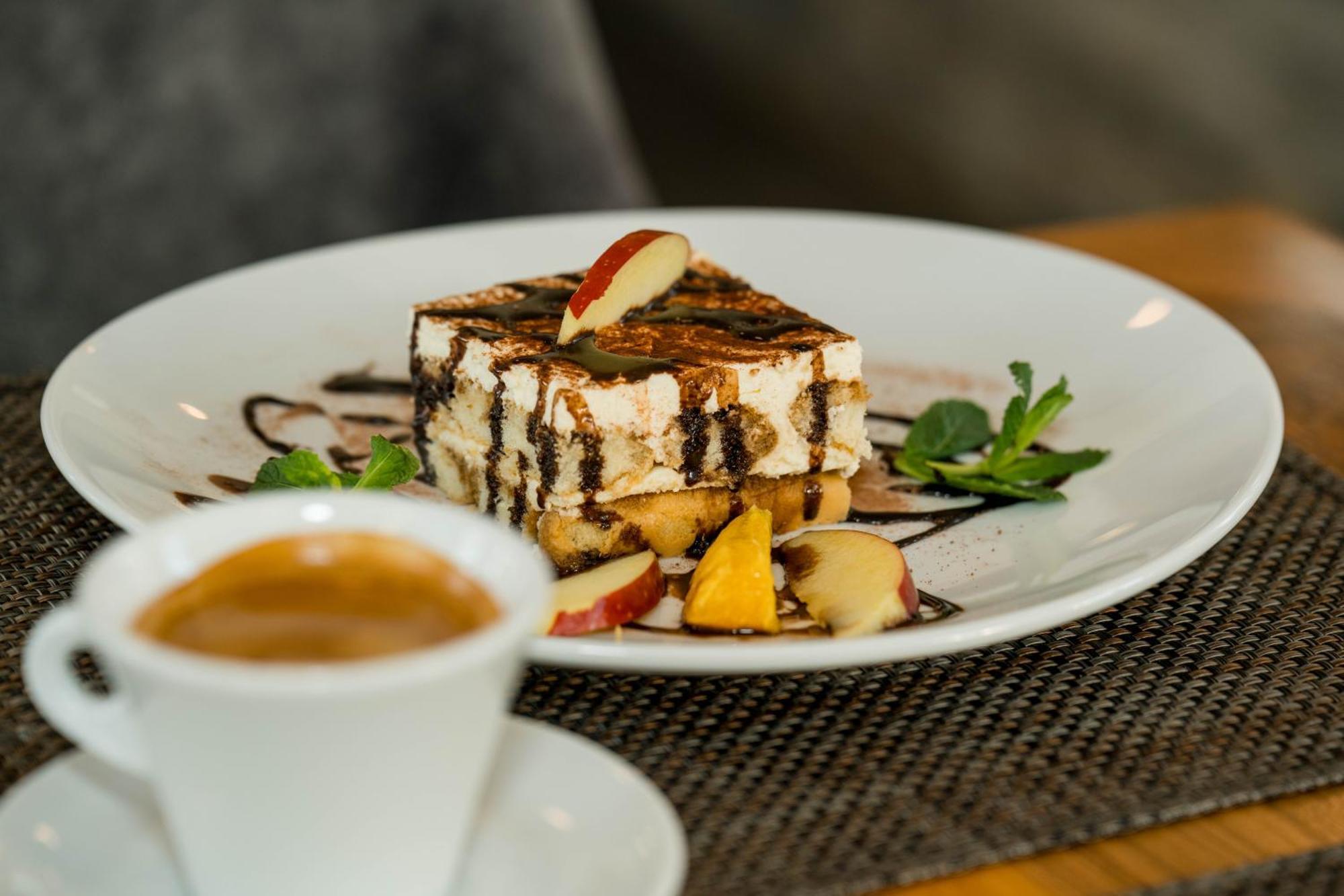 Roca Restaurant Und Hotel Bommersheim Zewnętrze zdjęcie