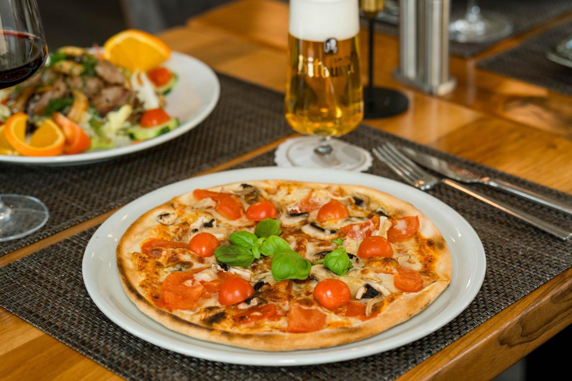 Roca Restaurant Und Hotel Bommersheim Zewnętrze zdjęcie