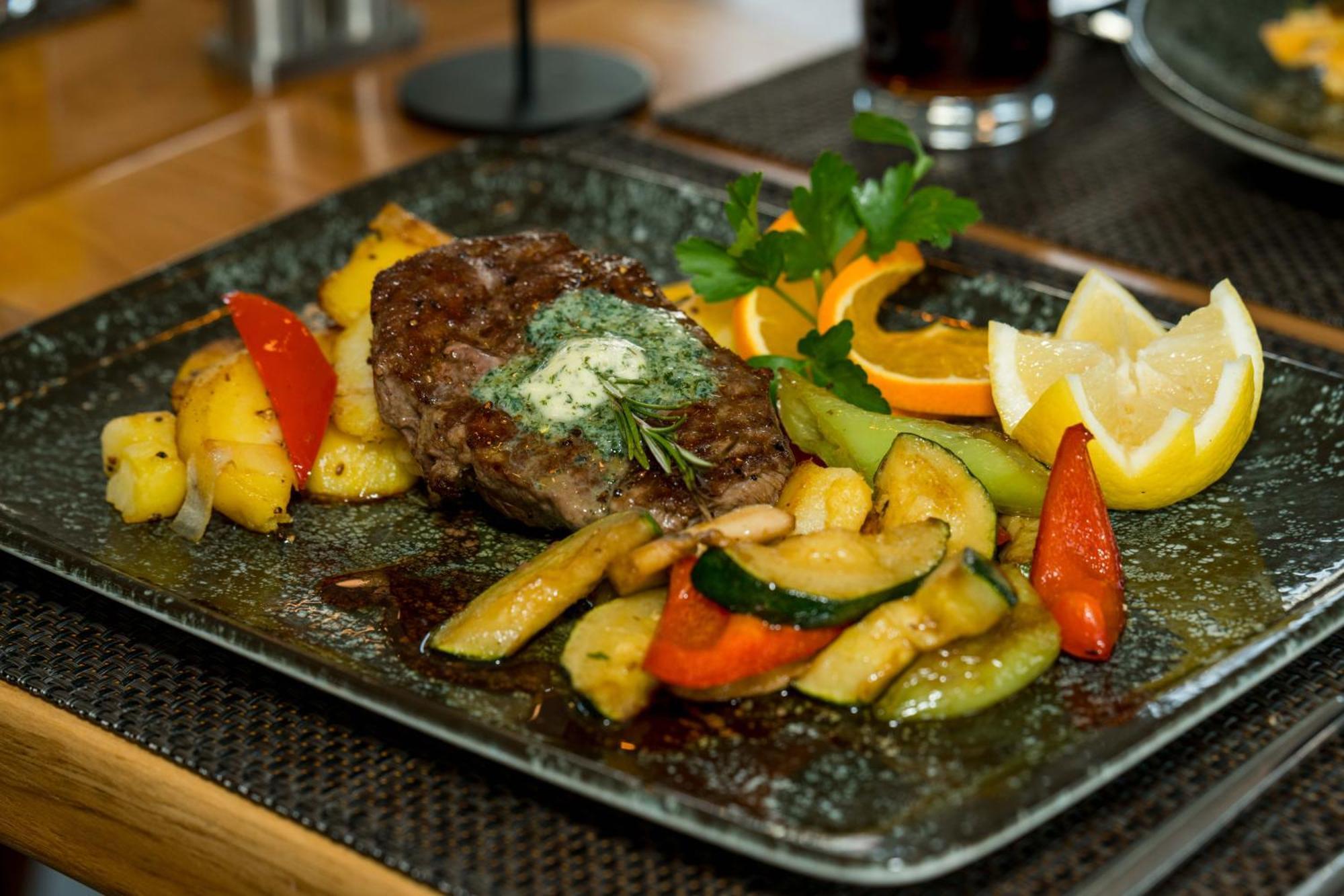 Roca Restaurant Und Hotel Bommersheim Zewnętrze zdjęcie