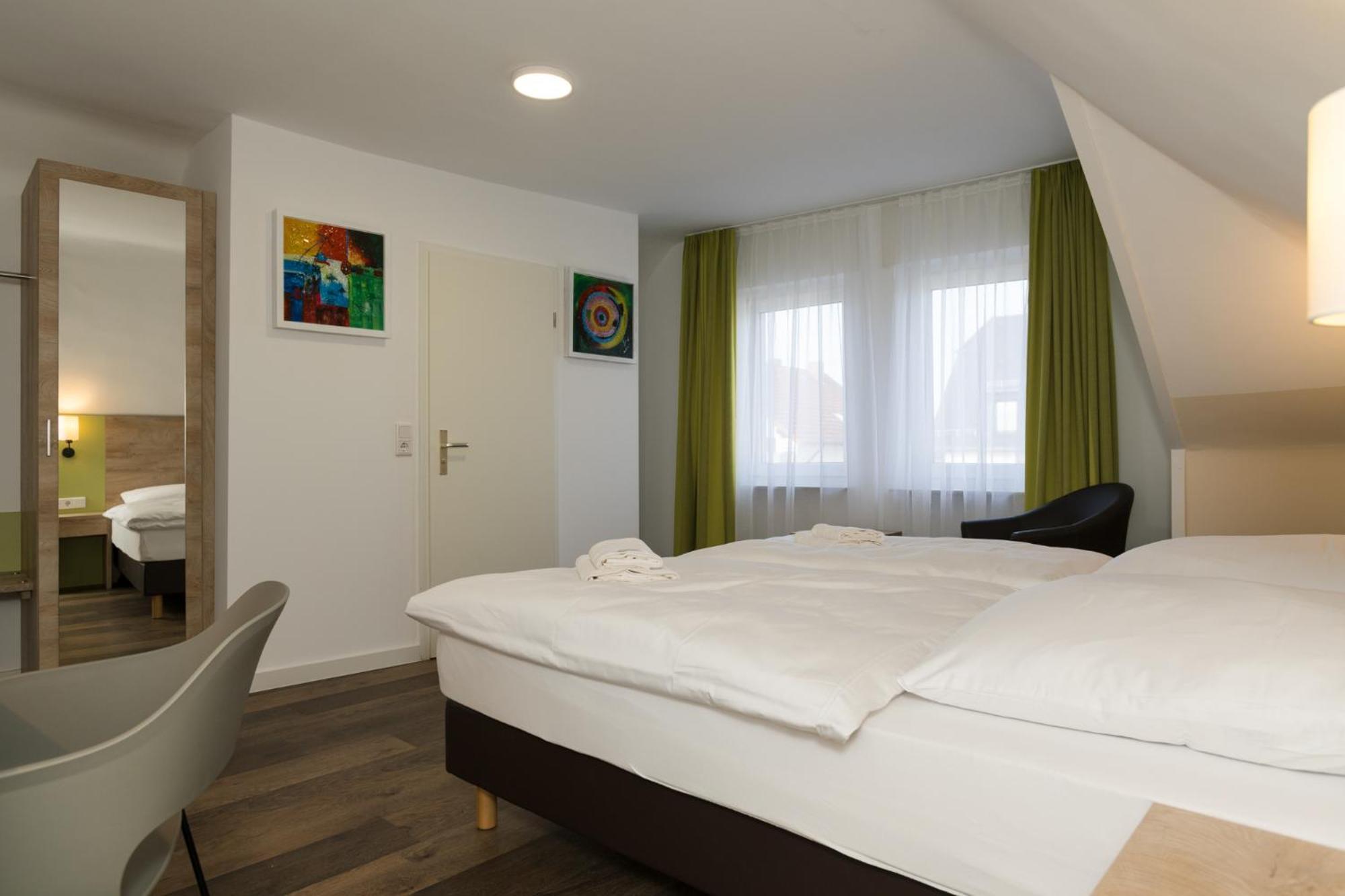 Roca Restaurant Und Hotel Bommersheim Zewnętrze zdjęcie
