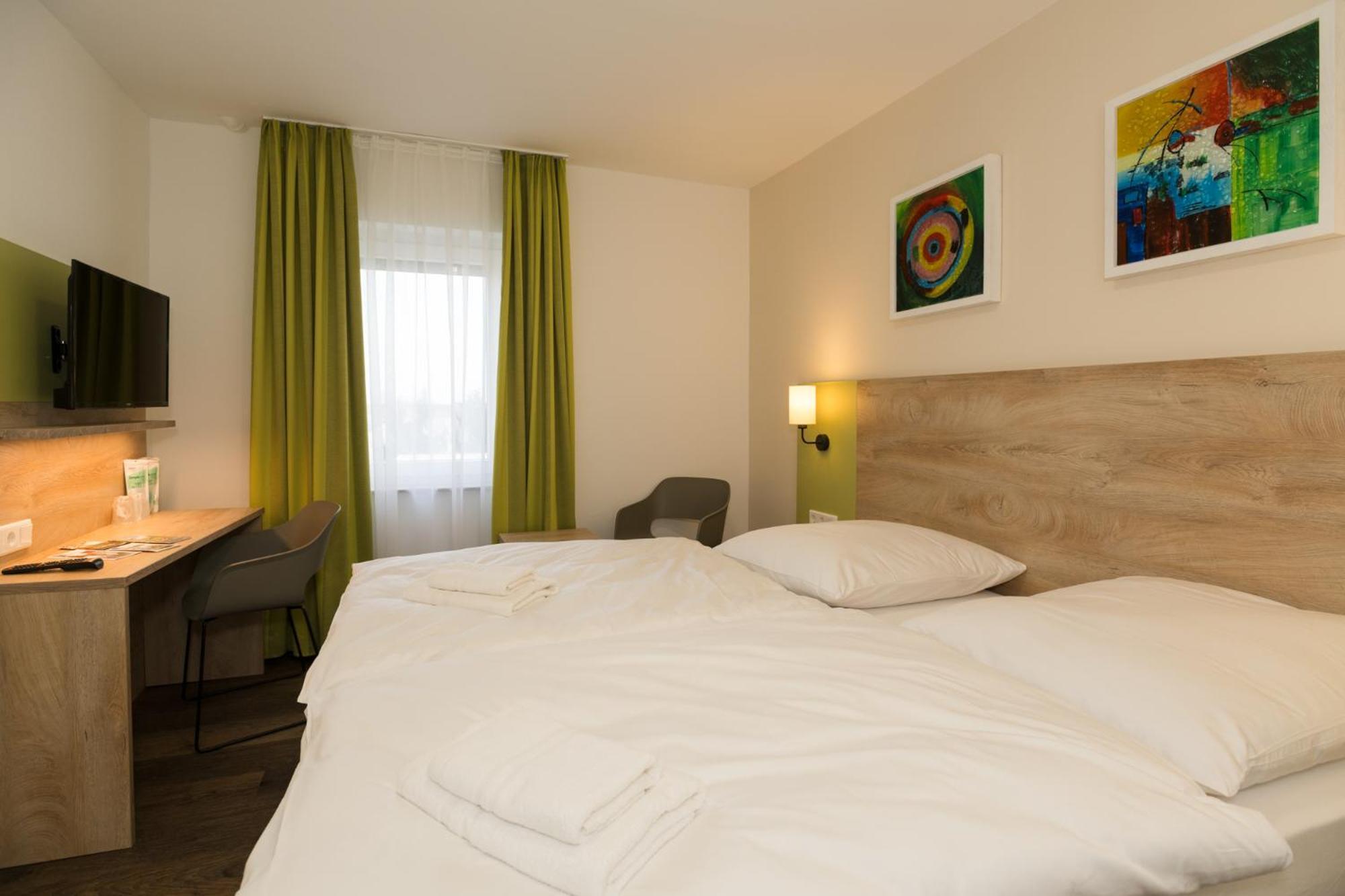 Roca Restaurant Und Hotel Bommersheim Zewnętrze zdjęcie