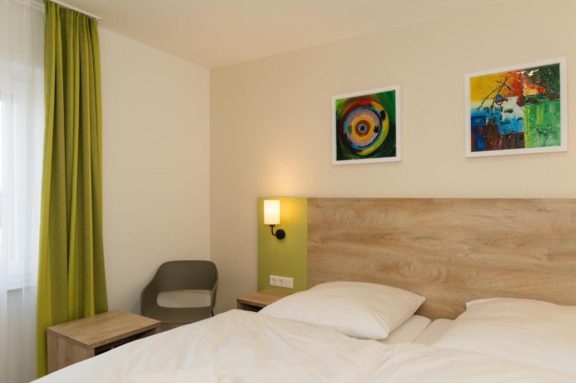 Roca Restaurant Und Hotel Bommersheim Zewnętrze zdjęcie