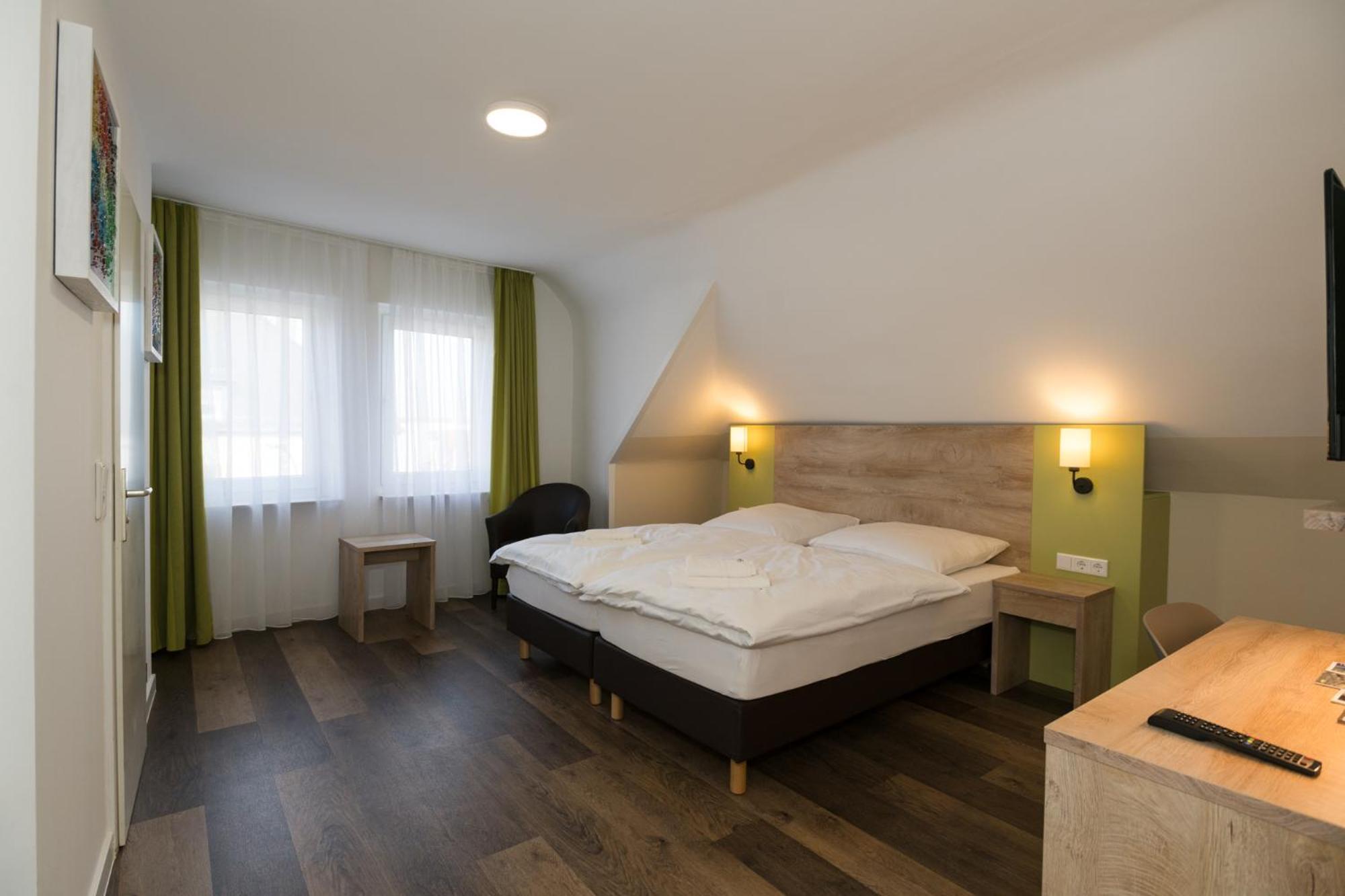 Roca Restaurant Und Hotel Bommersheim Zewnętrze zdjęcie