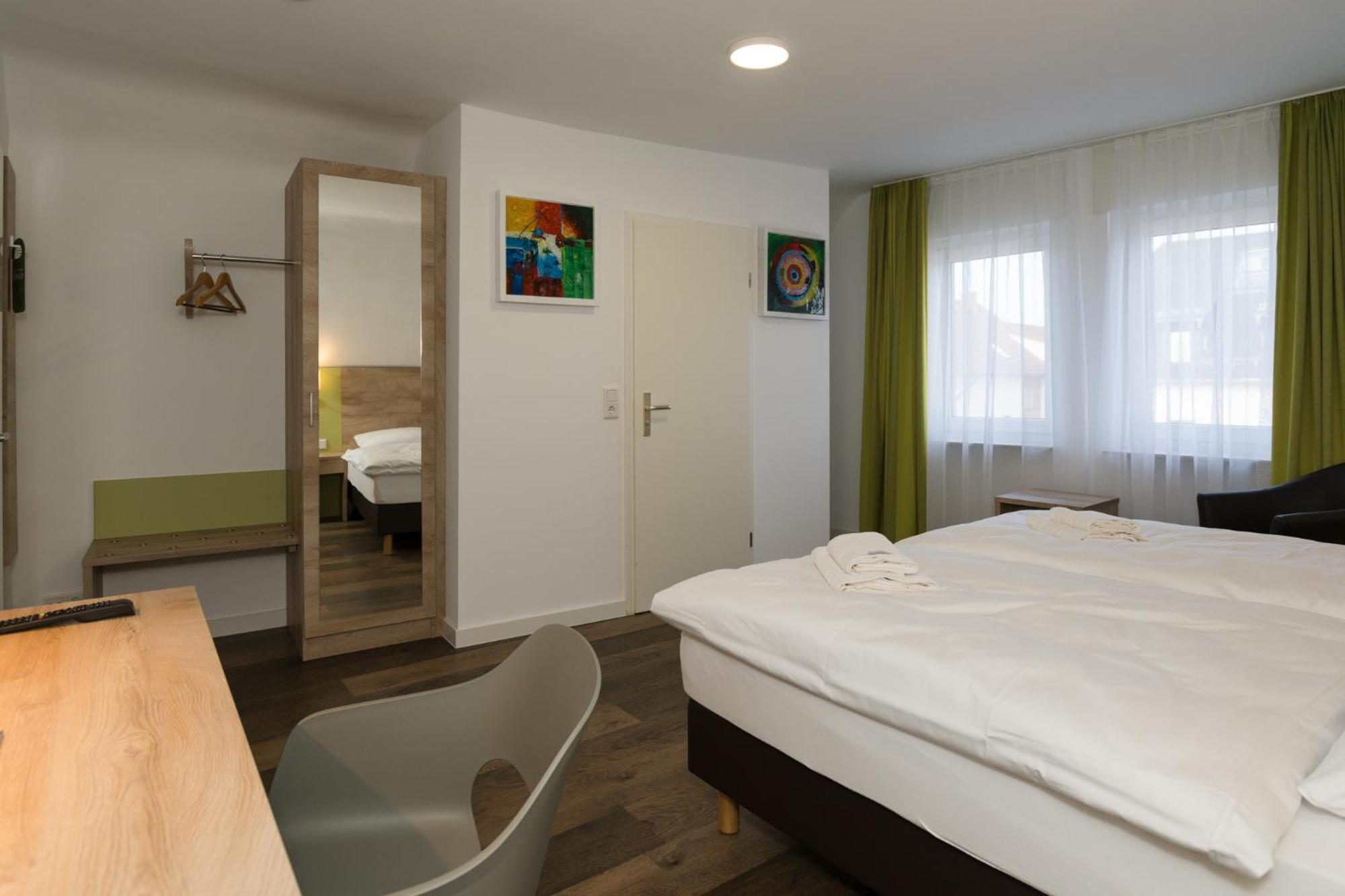 Roca Restaurant Und Hotel Bommersheim Zewnętrze zdjęcie