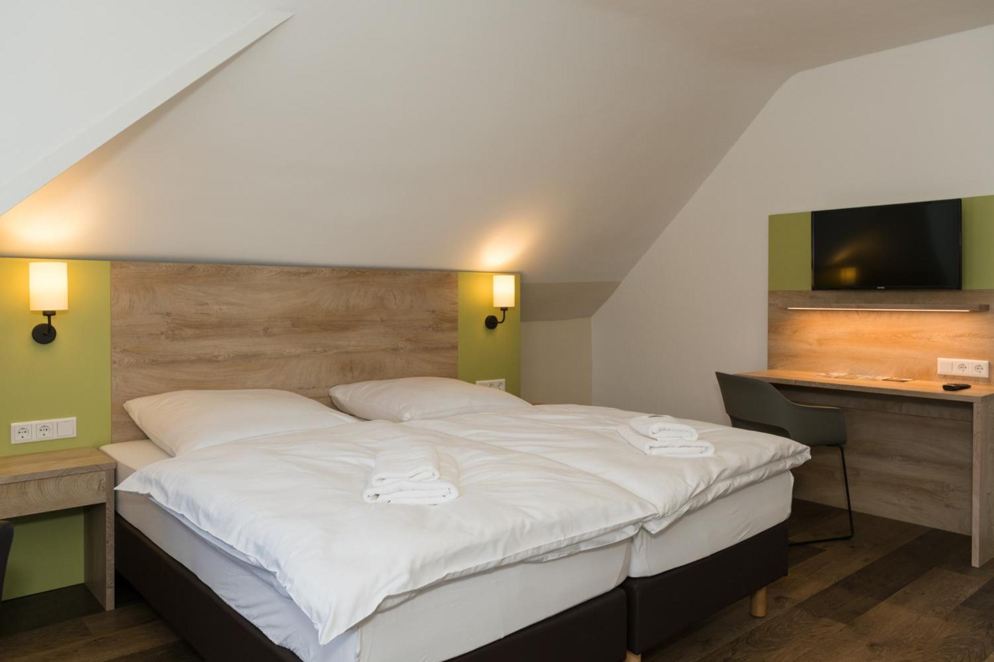 Roca Restaurant Und Hotel Bommersheim Zewnętrze zdjęcie