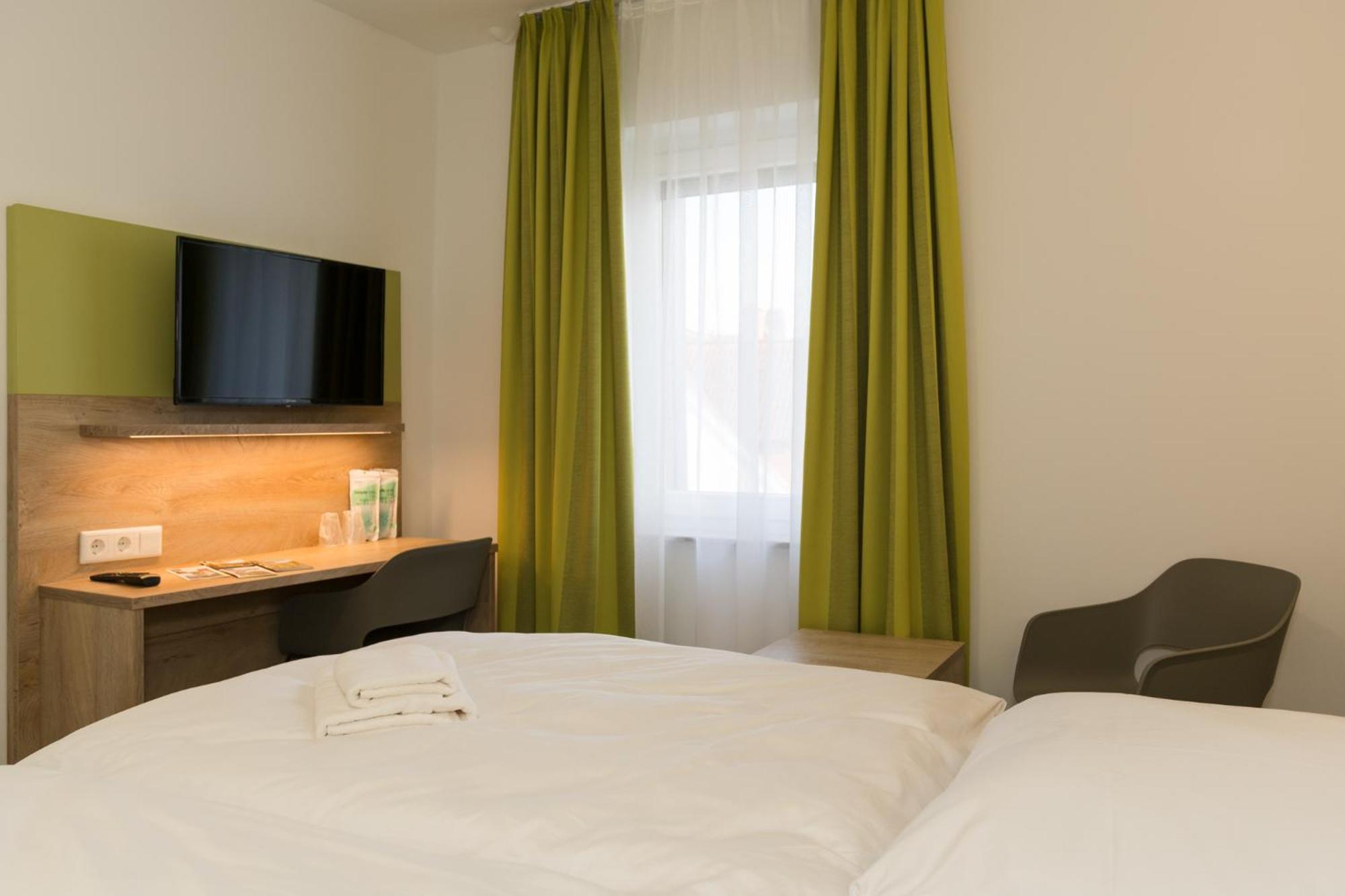 Roca Restaurant Und Hotel Bommersheim Zewnętrze zdjęcie