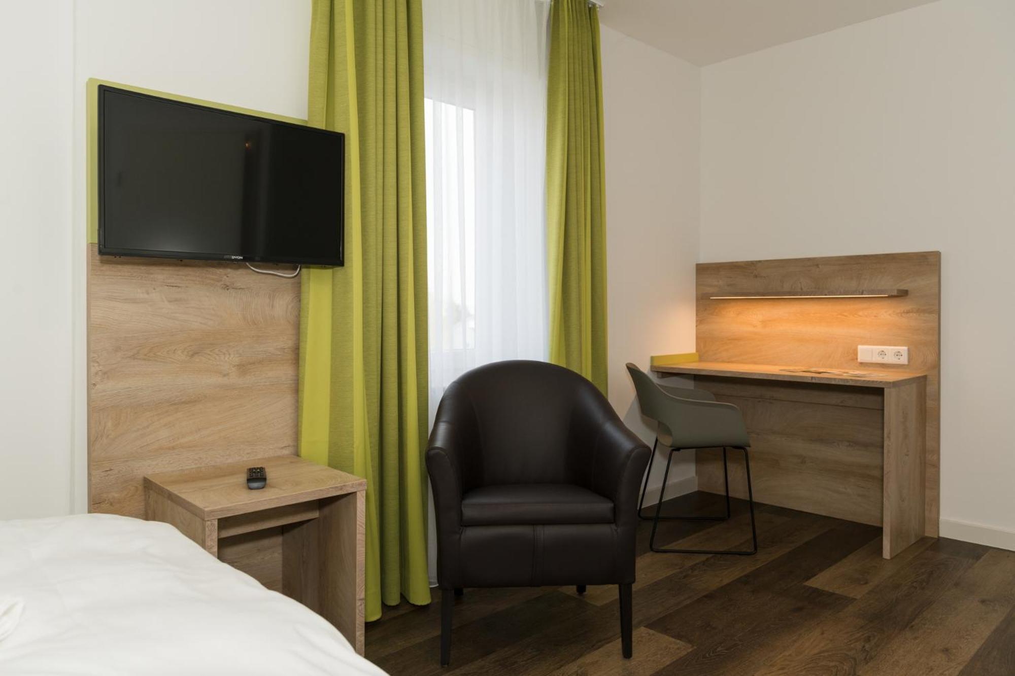 Roca Restaurant Und Hotel Bommersheim Zewnętrze zdjęcie