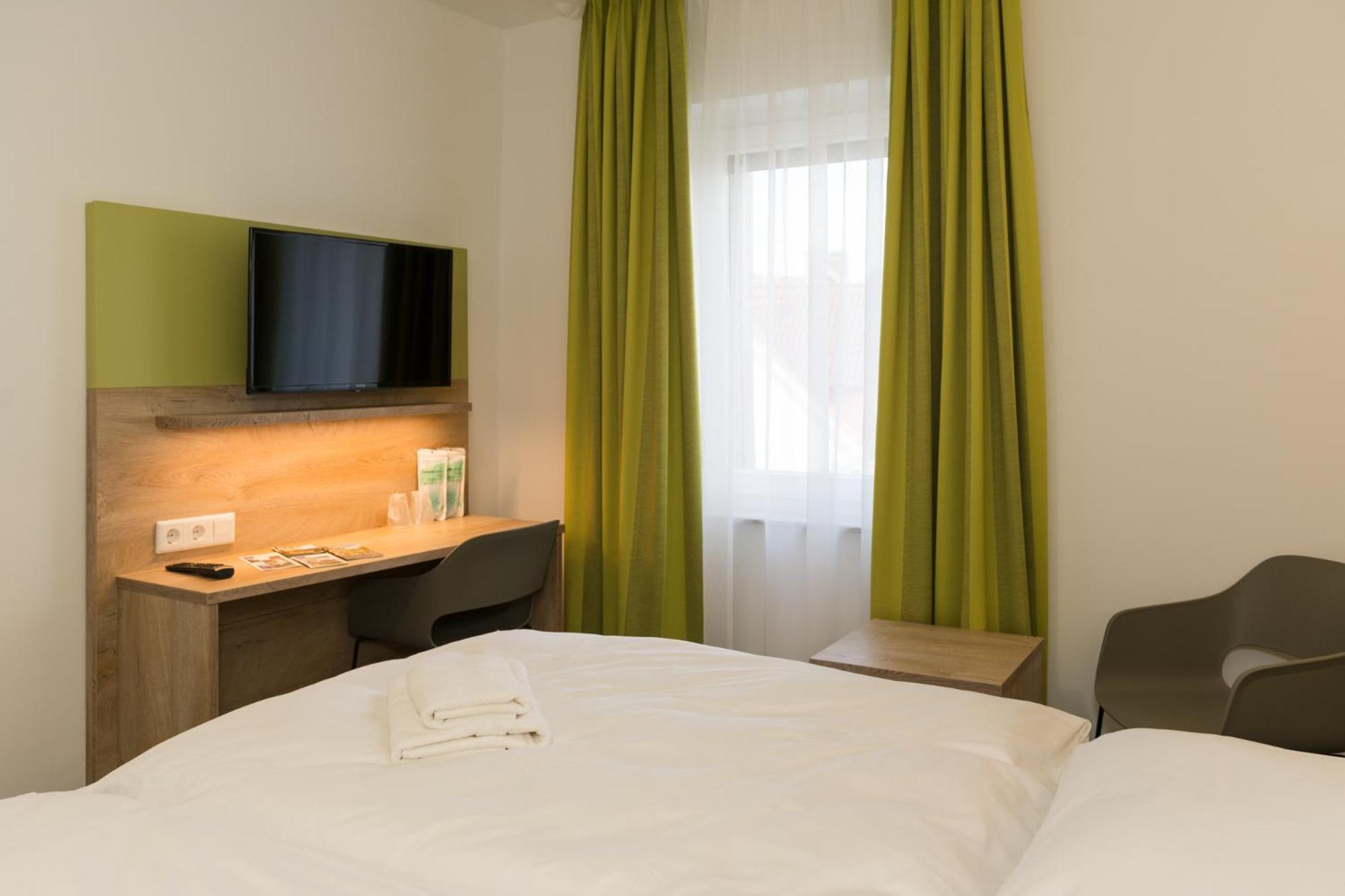 Roca Restaurant Und Hotel Bommersheim Zewnętrze zdjęcie